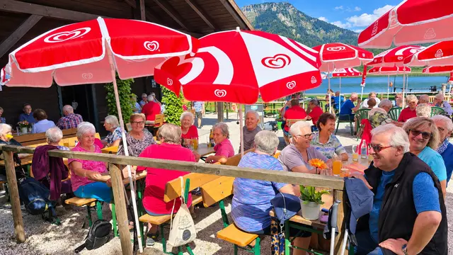 Die Ebenseer Pensionisten unternahmen einen sonnigen Ausflug zum Offensee. | Foto: PV Ebensee