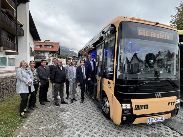Bitte einsteigen! Die neuen Busse sind auf fünf Linien im Einsatz. Jährlich kommen dabei mehr als 830.000 Kilometer zusammen. Die Fahrzeuge verbinden unter anderem Seefeld mit Leutasch und Telfs. | Foto: Georg Larcher / MeinBezirk