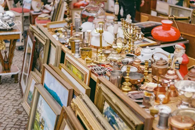 Der Flohmarkt in der Obkirchergasse findet am Samstag, 12. September statt.  | Foto: Nikola Đuza on Unsplash
