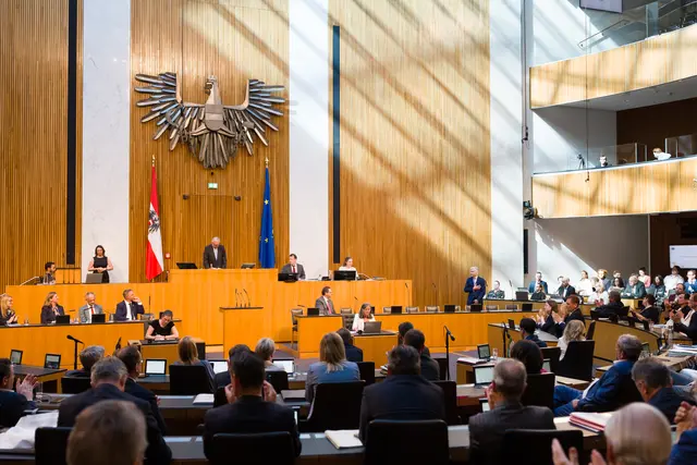 Am 14. September findet eine Sondersitzung des Nationalrats statt. (Symbolfoto) | Foto: Parlamentsdirektion/​Bernadette Sattler-Remling