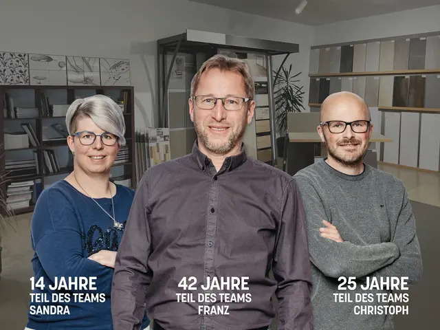 Erfahrung und persönliche Beratung: Franz Brandner, Christoph Wasserbauer und Sandra Kellauer bringen es gemeinsam auf über 80 Jahre Erfahrung im Fliesenmarkt. 
 | Foto: Fliesenmarkt Steyr
