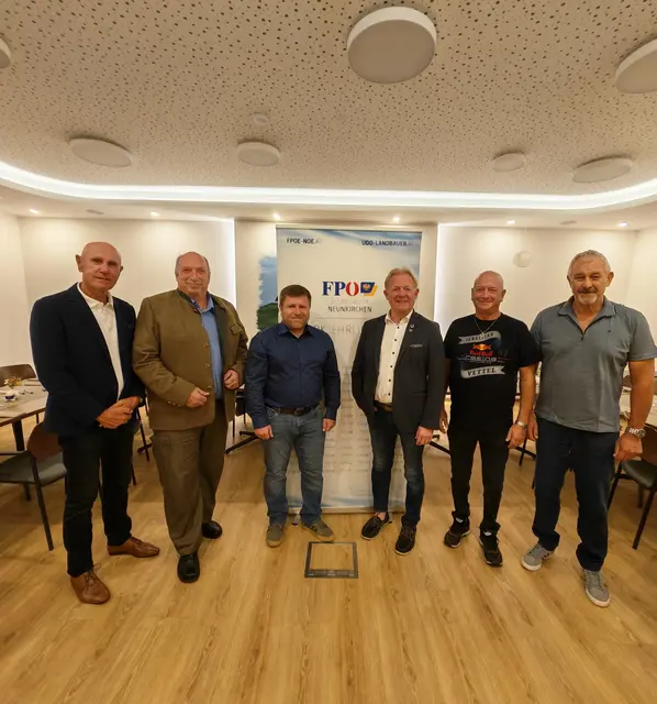 DDr. Fritz Kinzlbauer, Bundesrat Michael Bernard, LAbg. Jürgen Handler, LAbg. Peter Gerstner, Bezirksobmann Seniorenring Leopold Scheder und GfGR Franz Nöhrer. | Foto: FPÖ Bez. NK