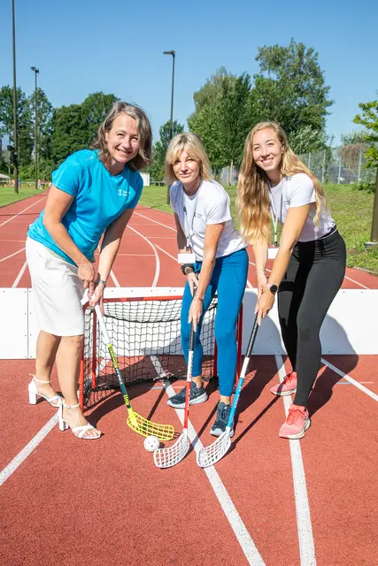 Das Sportzentrum Nord im Stadtteil Liefering stand wieder ganz im Zeichen von Bewegung, Spiel und Sport: Beim fünften "Sport-Action-Day" am 19. Juni 2026 verwandelten sich die Plätze, Hallen und das American Football Center der Salzburg Ducks in ein großes Bewegungsparadies für Kinder und Jugendliche.  | Foto: Stadt Salzburg/Anna Pirato