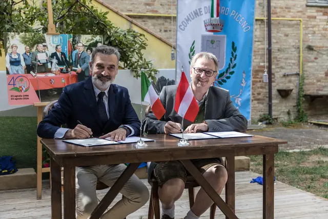 Die Freundschaft zwischen St. Nikolai im Sausal und Loro Piceno besteht seit vier Jahrzehnten. Zum Jubiläum wurde die Partnerschaft in Italien feierlich erneuert. | Foto: Gottfried Schodl