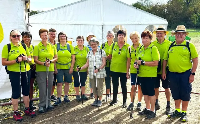 Aus der Ortsgruppe Ernsthofen waren 14 Seniorinnen und Senioren beim Landeswandertag mit dabei.  | Foto: Alois Jax
