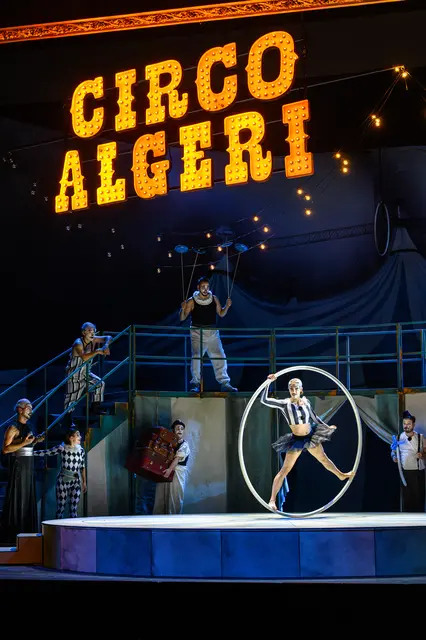 "Manege frei" heißt es im Salzburger Landestheater nicht nur für die Oper „L’italiana in Algeri“ (Gioachino Rossini), sondern vor allem auch für Lea Toran Jenner. Die Proben befinden sich in der finalen Phase. | Foto: SLT/Tobias Witzgall