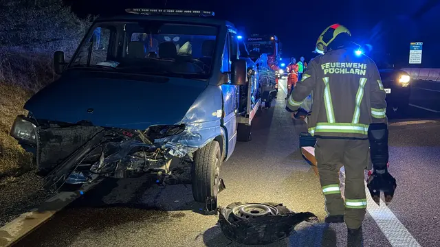 Ein Autotrasporter kam von der Fahrbahn ab und sorgte für einen gefährlichen Unfall. | Foto: DOKU-NÖ
