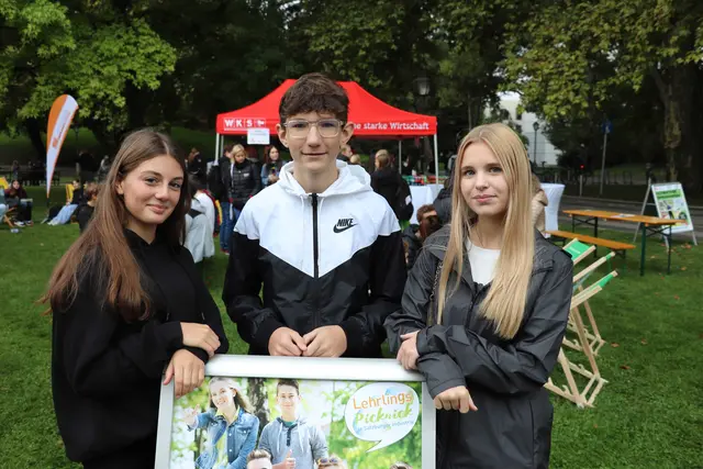Viktoria, Luis und Isabell von der Mittelschule Walserfeld waren 2025 dabei. | Foto: Salzburger Industrie / H. Schwaighofer
