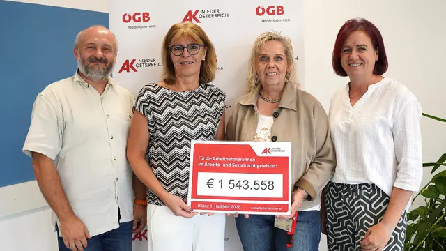 Die Arbeiterkammer kämpft: Kammerrat Reinhard Poppinger, Vizepräsidentin Angela Fischer, Bezirksstellenleiterin Sonja Klinger und Kammerrätin Doris Widhalm (von links). | Foto: Franz Fichtinger