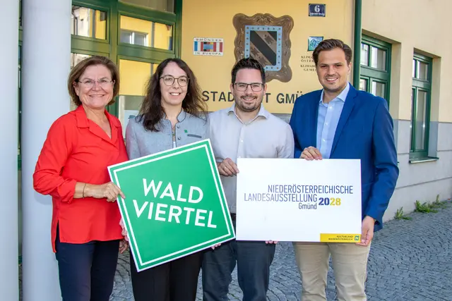 Bürgermeisterin Helga Rosenmayer, Lisa Schober, Philip Braunstein und Bundesrat Sebastian Stark. | Foto: zVg