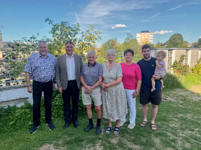 GR Günther Hammerschmid, Bgm. Thomas Raidl, Johann Freudenschuß, Herta Freudenschuß, Vzbgm. Heide Maria Polsterer, Maximilian und Klara Freudenschuß | Foto: Markgemeinde Sonntagberg