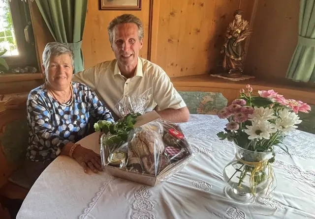Für die Zukunft wünschte der Bürgermeister weiterhin viel Gesundheit und Lebensfreude. | Foto: Gemeinde Hatting