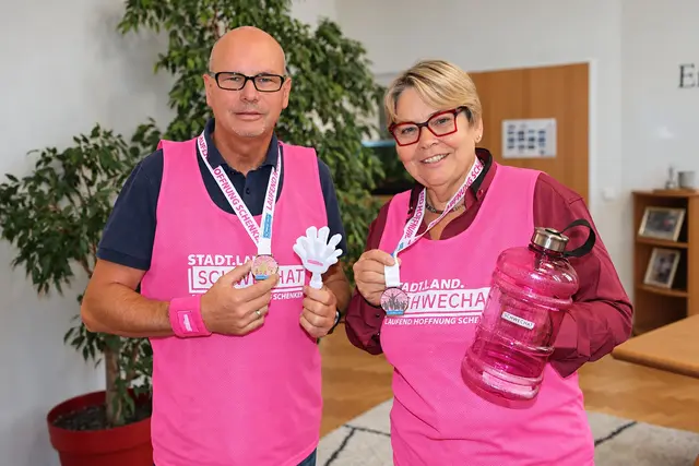 Bürgermeisterin Karin Baier und Vizebürgermeister Christian Habisohn freuen sich  bereits jetzt schon auf den Pink Run. | Foto: Stadtgemeinde Schwechat