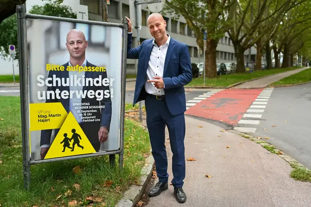 Vizebürgermeister Martin Hajart (ÖVP) lädt am 16. September zu einem Sprechtag ins Restaurant Parkbad ein. Dort können Gefahrenstellen gemeldet werden. | Foto: VP Linz/Florian Eichinger