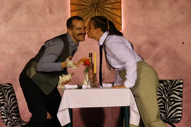 "Der dressierte Mann": Florian Friedrich mit Jessica Ofner.