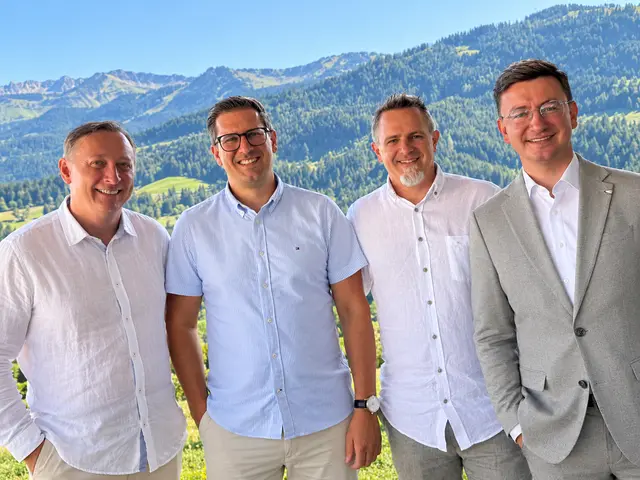 Bernd Ellersdorfer und Michael Dohr übergeben die Führung an den neuen Präsidenten Alfred Kinz und den neuen Sekretär Christoph Kranicki. | Foto: Lions Club Lavanttal
