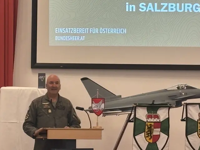 Generalmajor Gerfried Promberger, Kommandant der Luftstreitkräfte und Air Chief bei seiner Rede in der Schwarzenbergkaserne. | Foto: Emanuel Hasenauer