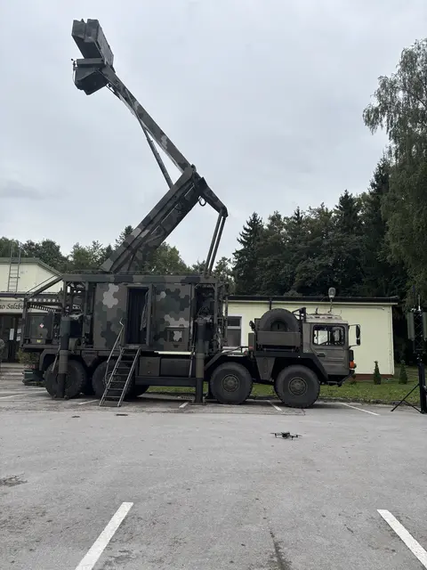 Schweres Gerät zur Luftraumüberwachung. | Foto: Emanuel Hasenauer