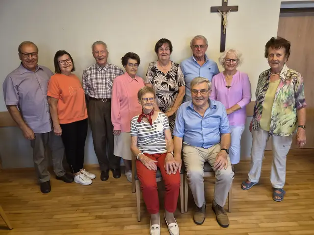 Das Jubelpaar im Kreise der Gratulanten | Foto: NÖ Senioren