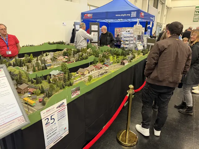 Auf der Modellbaumesse Ried informiert der CLUB SKGLB über das Projekt einer modernen, attraktiven Regional-Stadt-Bahn für das Salzkammergut. | Foto: P. Oberascher/Club SKGLB