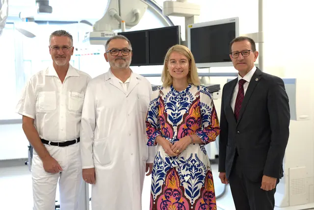Primar Bernhard Furtmüller, Primar Ernst Rechberger, Gesundheitslandesrätin und Landeshauptmann-Stellvertreterin Christine Haberlander und Geschäftsführer Johann Minihuber. | Foto: BHS Ried