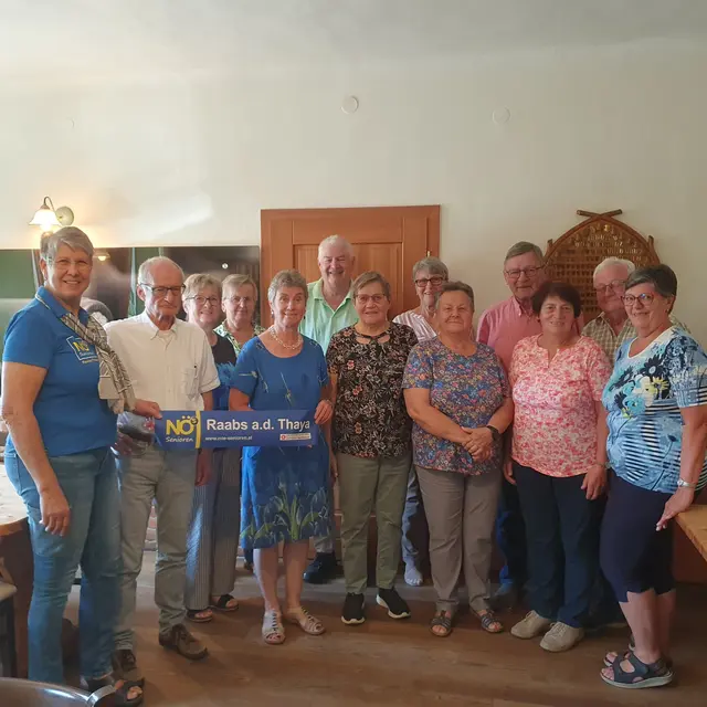 Strobl Luise, Christian Pollak, Irschik Brigitte, Edith Sigmund, Anita Sanitzer, Erich Kerschbaumer, Annemarie Zach, Elieabeth Mihatsch, Erna Zotter, Karl Karknoschka, Elisbeth Reischl, Josef Safer und Christin Lukas (v.l.) | Foto: NÖ Senioren