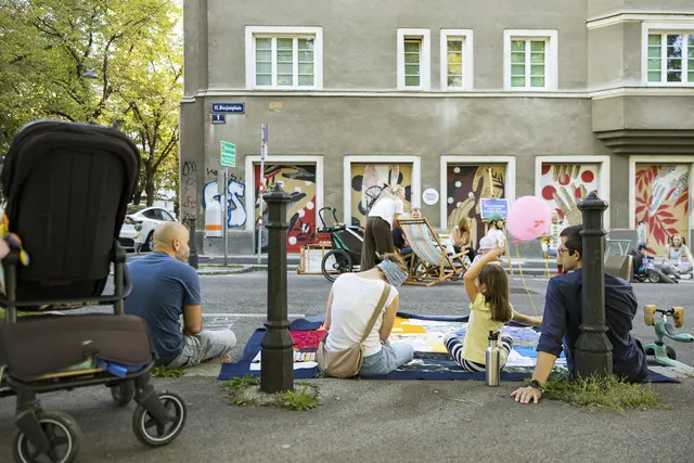 Am Tag der Wohnstraße erobern die Anrainerinnen und Anrainer ihre Straße zurück.  | Foto: Akos Berg