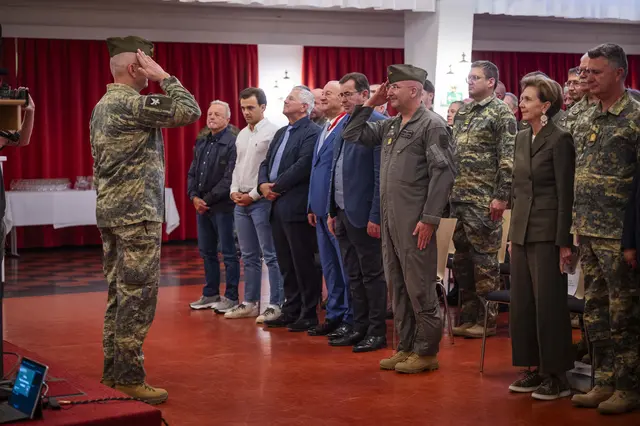 Beim Festakt zu 20 Jahre Luftstreitkräfte in Salzburg in der Schwarzenbergkaserne in Wals-Siezenheim. | Foto: Bundesheer, HBF/ Paul Kulec