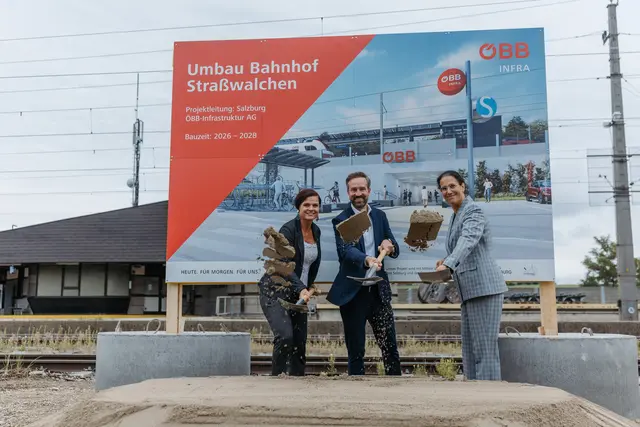 Von links: Straßwalchens Bürgermeisterin Tanja Kreer, LH-Stv. Stefan Schnöll und Judith Engel, Vorständin der ÖBB-Infrastruktur AG. | Foto: ÖBB MecGreenie