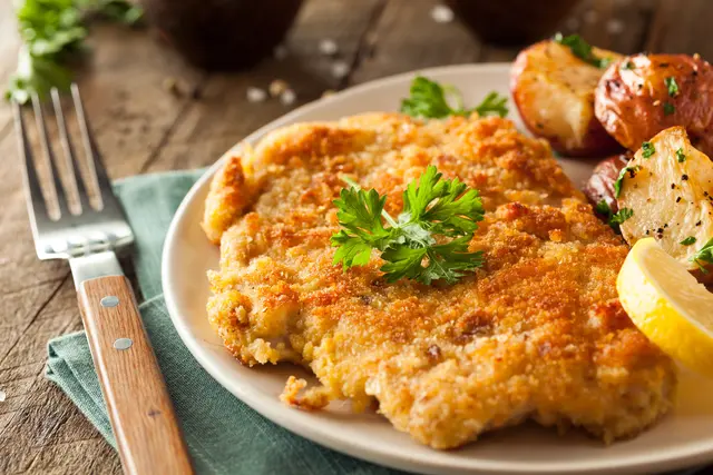 Wiener Schnitzel, Kartoffelsalat und Schweinsbraten: Floridsdorf hat viel zu bieten, wenn es um Gasthäuser geht. | Foto: bhofack2/ panthermedia
