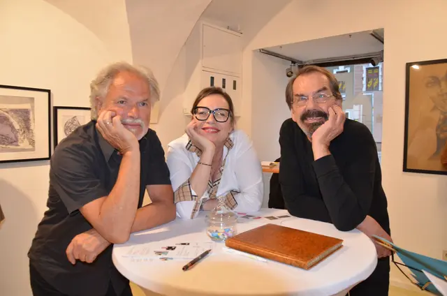 Künstler Peter Stefan Vorraber, Elke Florian, Helmut "Plo" Ploschnitznigg in der Stadtgalerie.