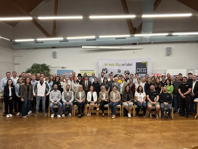 Über 40 Betriebe und Servicestellen präsentierten sich am Betriebetag des Polytechnikums in der Wirtschaftskammer Zwettl. | Foto: Bernhard Schabauer