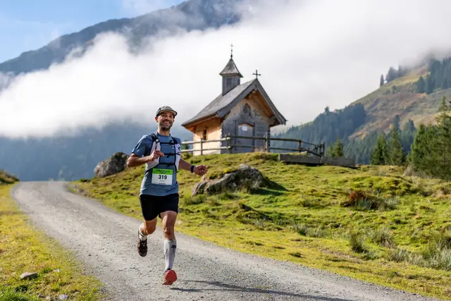 Die Höhenweg Trophy ist im Herbst die sportliche Herausforderung am Wildschönauer Höhenweg. Mit etwas Glück kannst auch du dabei sein. | Foto: Wildschönau Tourismus/Niek Belder