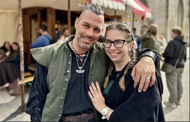Elmar und Sabrina reisen alle Jahre aus Wien zum Mittelalterfest an. | Foto: Markus Kahrer