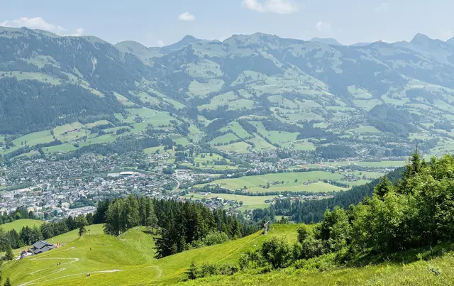 Kitzbühel in Richtung Langau und Aurach. | Foto: Klaus Kogler