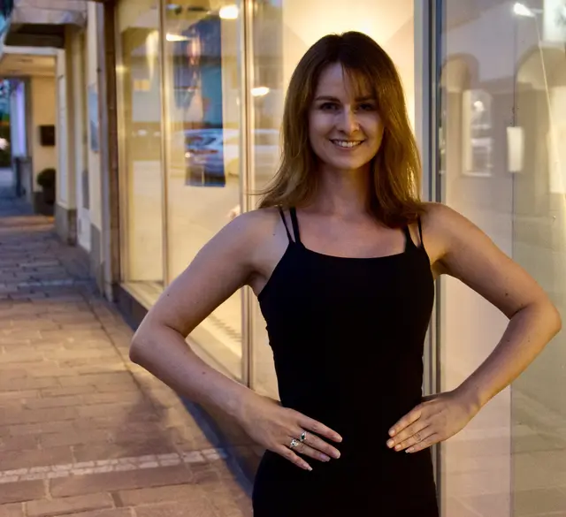 Sandra Pils zog extra für die Ausbildung zur Irish Tänzerin von Linz nach Weiz.  | Foto: MeinBezirk/Leonie Herrmann
