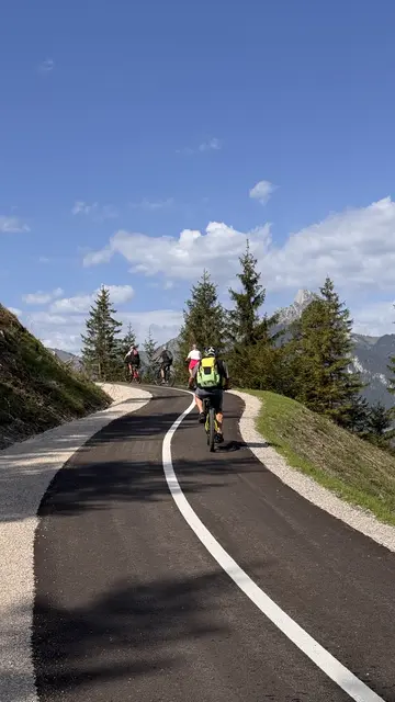 Der neue Radweg erfreut sich bereits großer Beliebtheit. | Foto: MeinBezirk/Günther Reichel