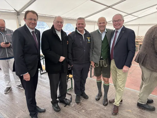 Matthias Stadler, Alois Schwarz, Didi Fahrafellner, Herbert und Stephan Pernkopf waren mitdabei. | Foto: Tanja Handlfinger