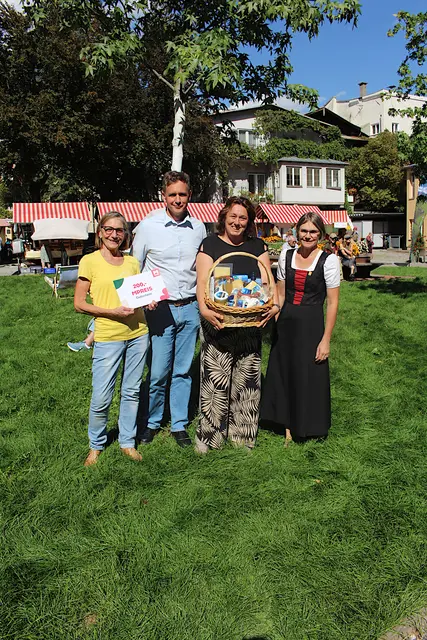 Gewinnerinnen Adelheid und Manuela mit Björn Rasmus (Bio vom Berg) und Christina Ritter (Bio Austria)