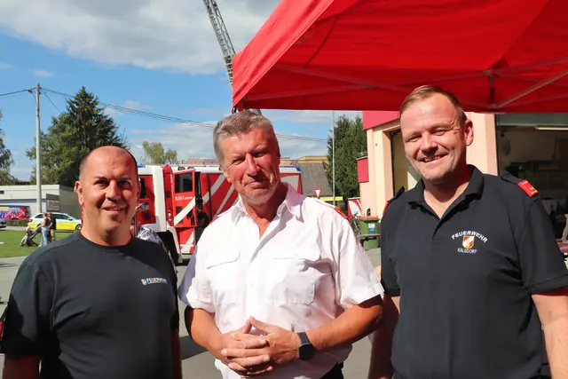 Freuten sich über zahlreiche Besucher beim Tag der Jugend: HBI Patrick Trummer (li), ABI Hannes Binder und OBI Gernot Lenz. | Foto: Edith Ertl