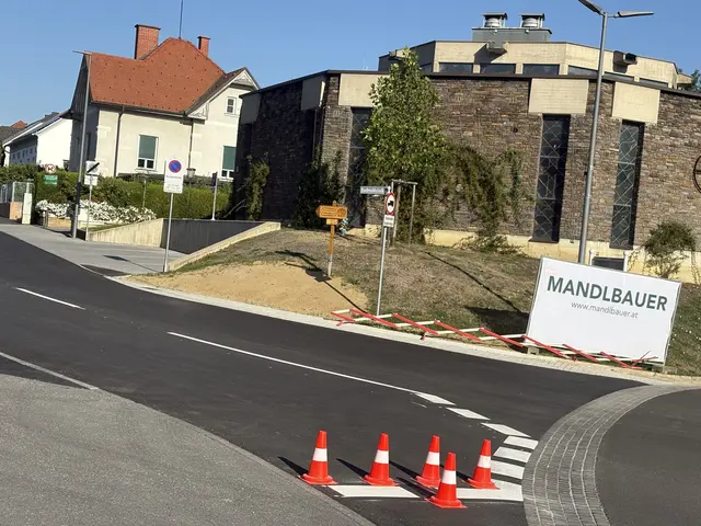 In der Buchwaldstraße - hier die Einfahrt aus Richtung Kusmanekstraße - wurden die Arbeiten aktuell bereits fertiggestellt. | Foto: Waltraud Wachmann