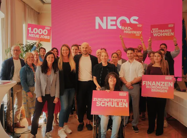 Aufbruchstimmung bei den Neos bei der heutigen Landesmitgliederversammlung. Die Neos wollen in Klagenfurt mit Janos Juvan, Iris Glanzer in Robert Zechner eine Trendwende herbeiführen. | Foto: Neos Kärnten