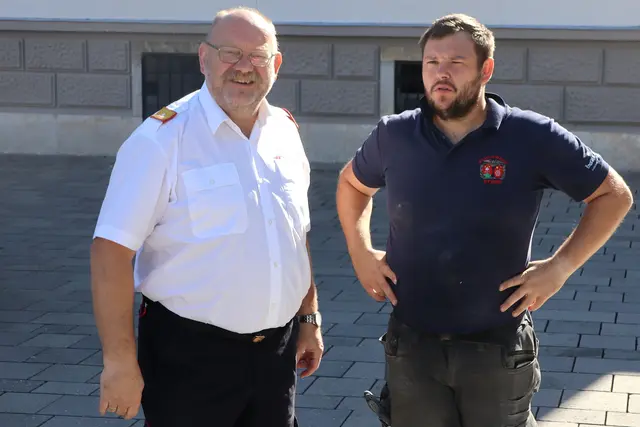 Auch OBR Josef Gaich und HBI Robert Eibl schauten vorbei | Foto: Gerhard Langmann