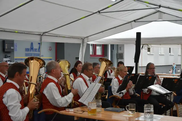 MV Szent Miklos sorgte für gute Stimmung | Foto: Julia Lirsch / MeinBezirk