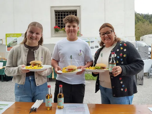 Museumsburger und dazu ein Gesäusesaftl