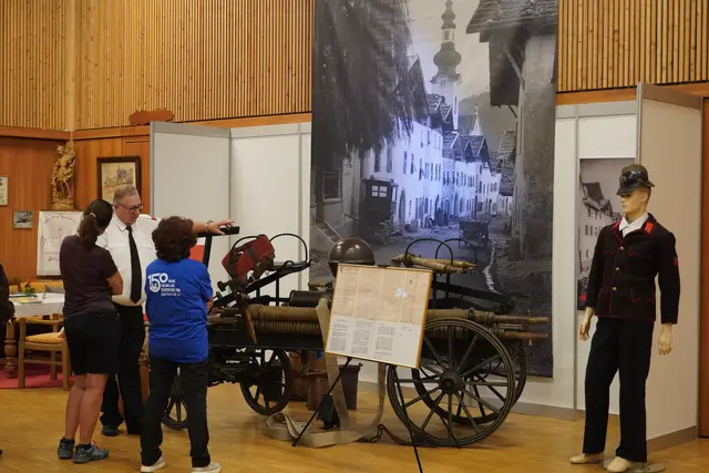 Ein besonderer Schatz der Ausstellung: Dieses historische Foto wurde beim 150-Jahr-Jubiläum erstmals öffentlich gezeigt und gibt einen eindrucksvollen Einblick in das Zirl von früher. | Foto: Georg Larcher / MeinBezirk