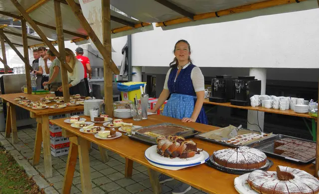 Kulinarische Köstlichkeiten durften nicht fehlen. | Foto: Martin Wimmer / SK Fieberbrunn