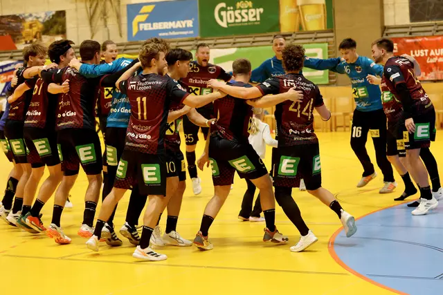 Das Team der Sportunion Leoben feierte ausgelassen den Heimsieg gegen die Perchtoldsdorf Devils. | Foto: GEPA pictures/Hans Oberländer
