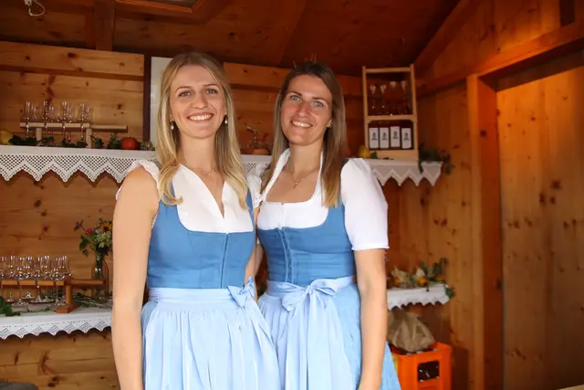 Spezialitäten boten auch Verena und Marina an.