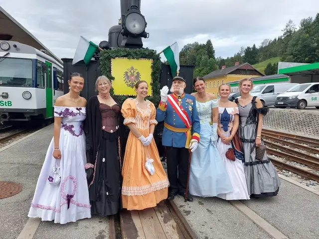 Die kaiserlichen Hoheiten beim Kaiserzug am Sonntag in Murau. | Foto: Anita Galler